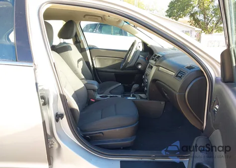 2010 Ford Fusion Se z USA, uszkodzony, nr VIN 3FAHP0HA0AR377981